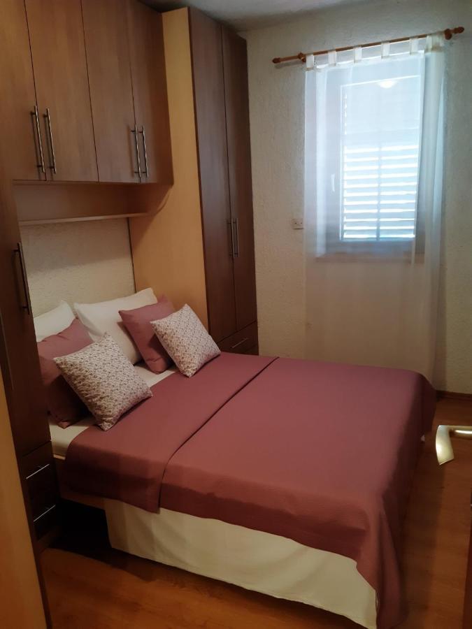 Apartment Margareta By El-Pi Tours Njivice Ngoại thất bức ảnh