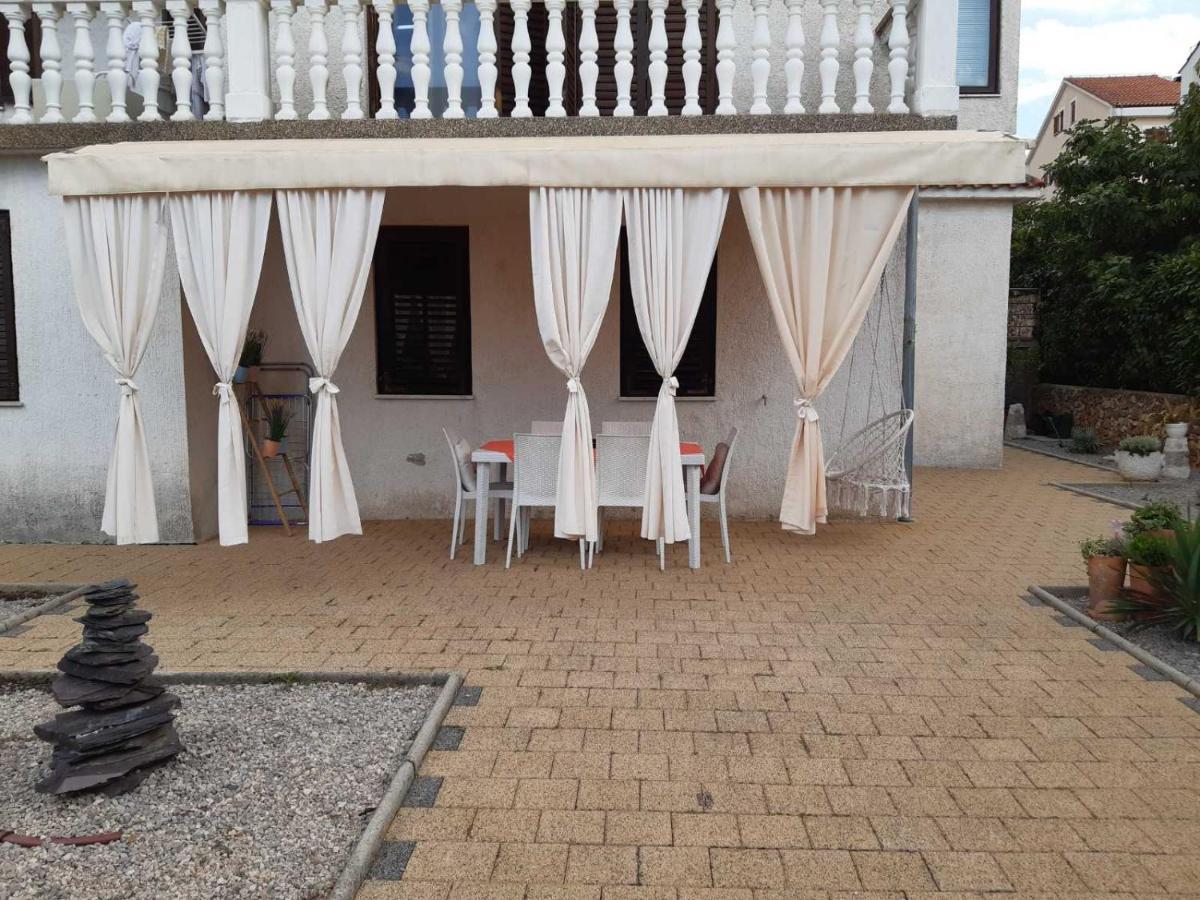 Apartment Margareta By El-Pi Tours Njivice Ngoại thất bức ảnh